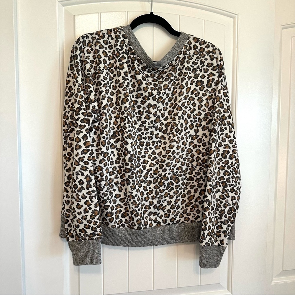 COZY soft and supple animal print sweatshirt, beautiful condition size XL - Picture 7 of 10